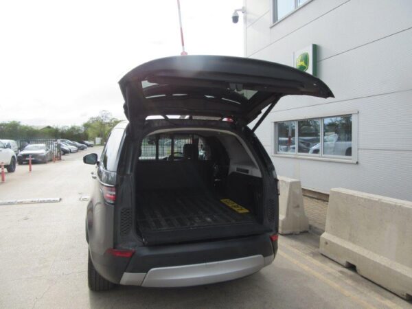 LAND ROVER DISCOVERY HSE TD6 AUTO - Image 28