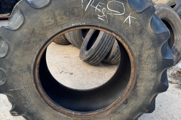 420/85X28 Part Worn BKT