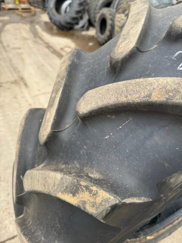 340/85X24 Firestone - Image 3