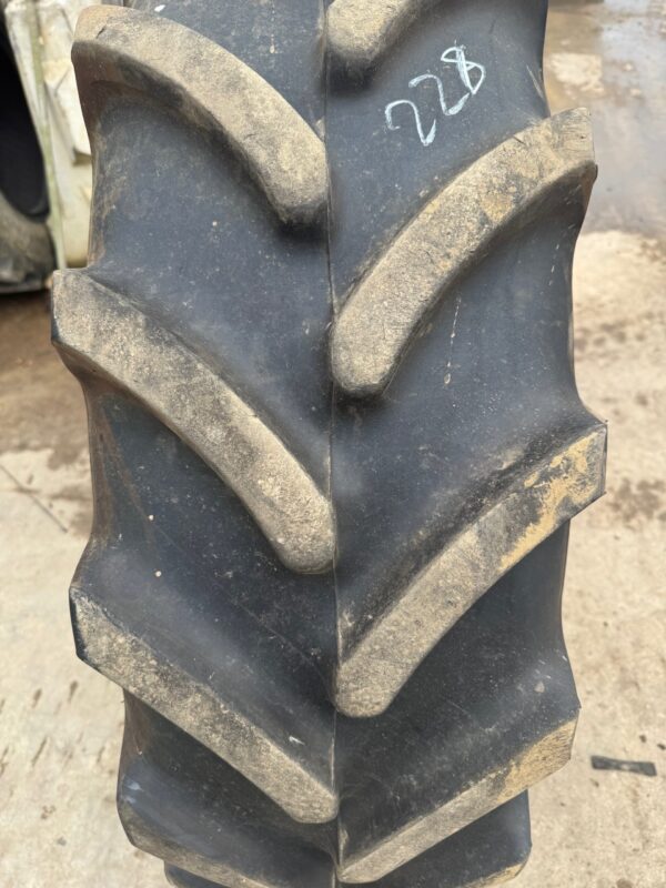 340/85X24 Firestone - Image 4