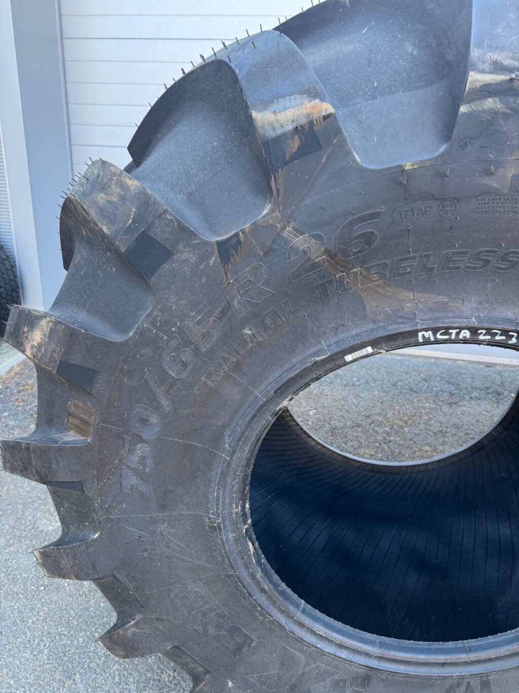 750/65X26 Michelin MegaXbib - Image 3