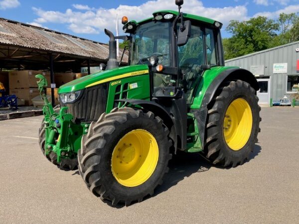 John Deere 6120M