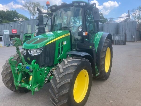 John Deere 6120M