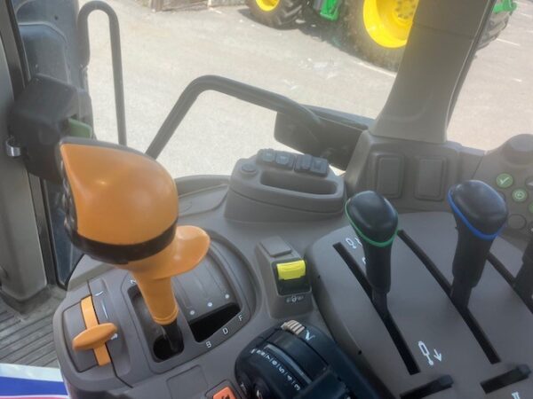 John Deere 6120M - Image 13