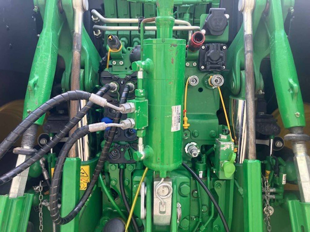 John Deere 6R 215 - Image 14
