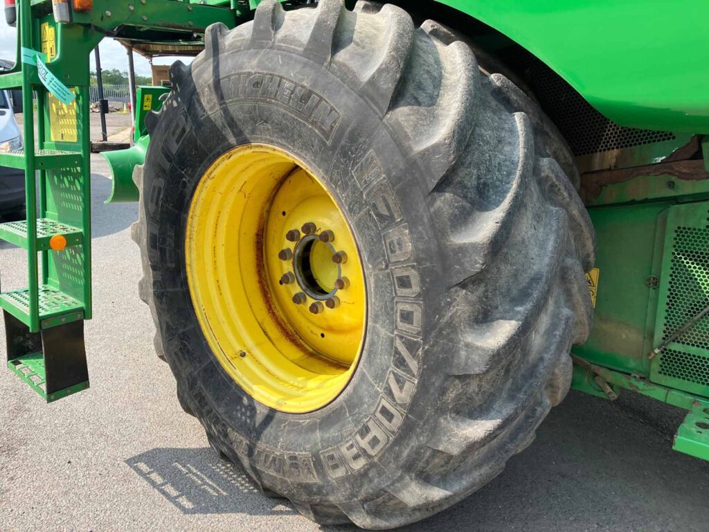 John Deere S690i HM - Image 15