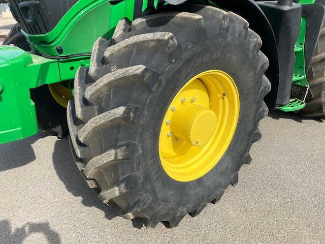 John Deere 6R 250