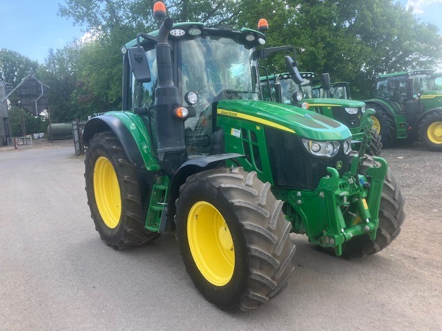 John Deere 6120M