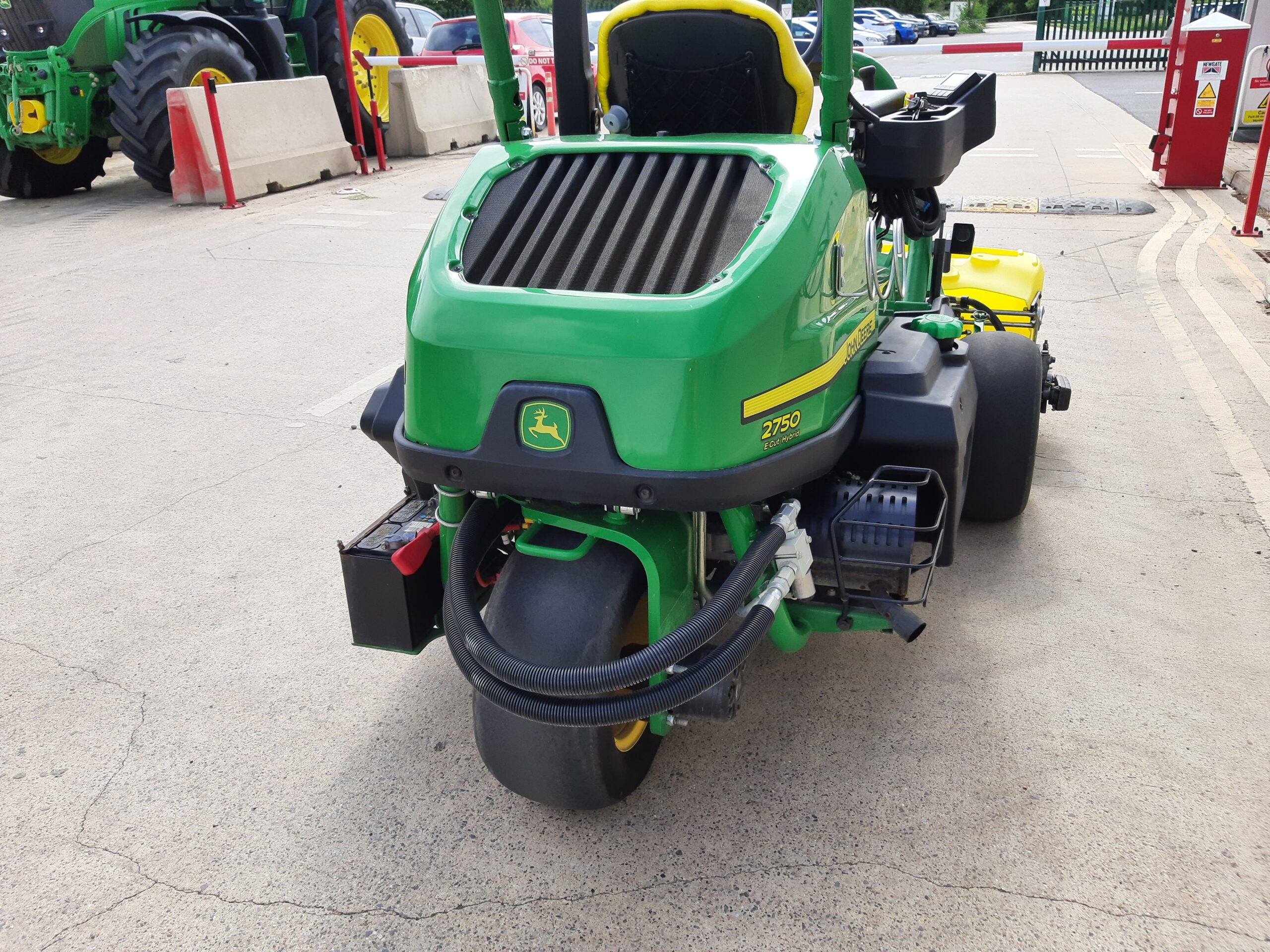 John Deere 2750E Hybrid