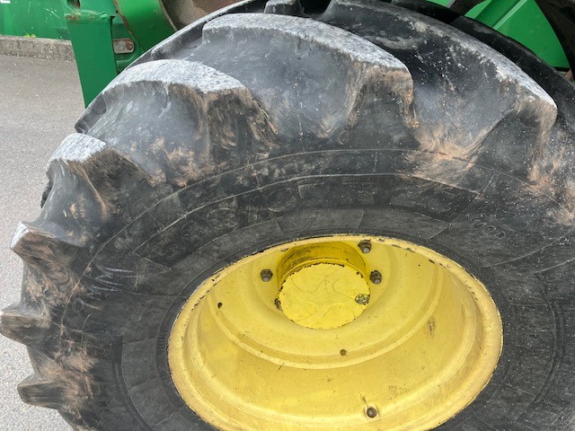John Deere 6125R
