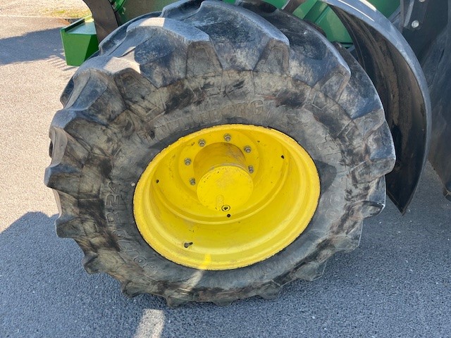 John Deere 6130R