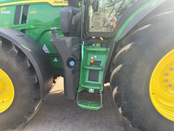 John Deere 6R 250 - Image 33