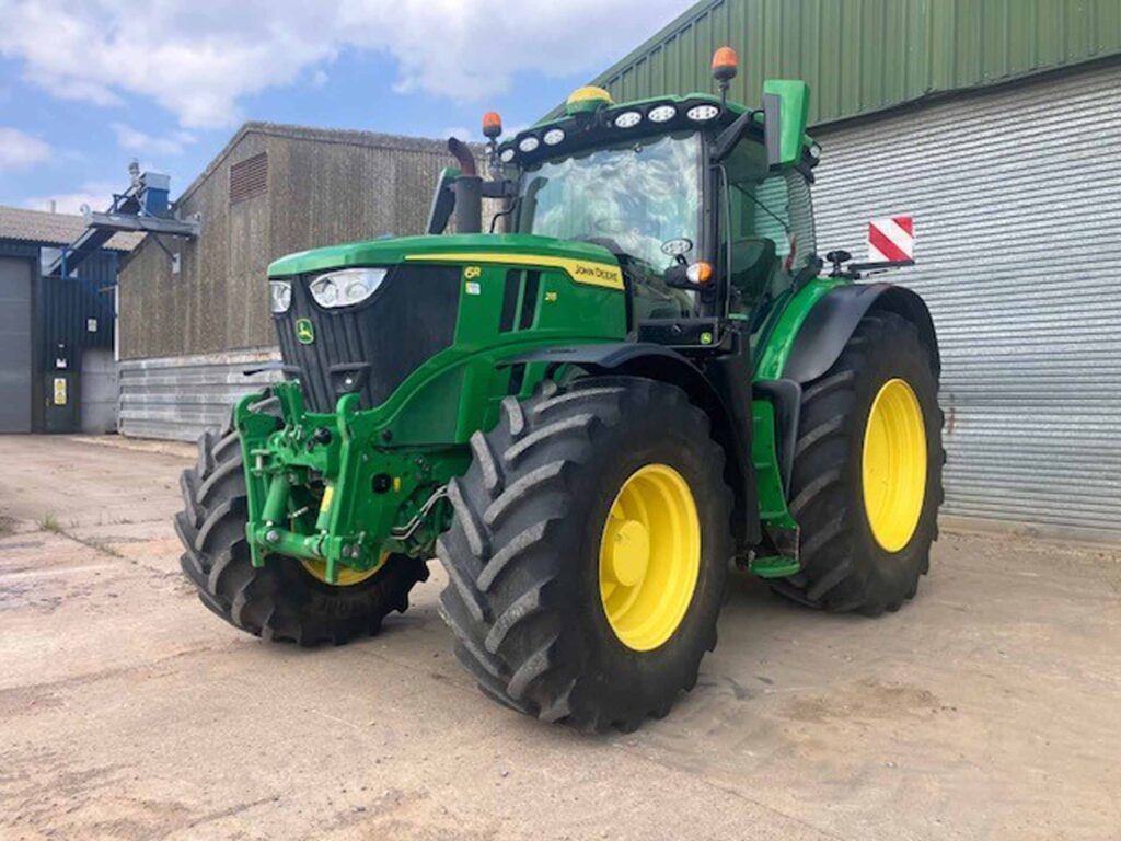 John Deere 6R 215