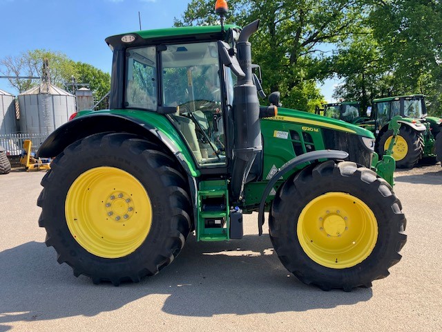 John Deere 6120M