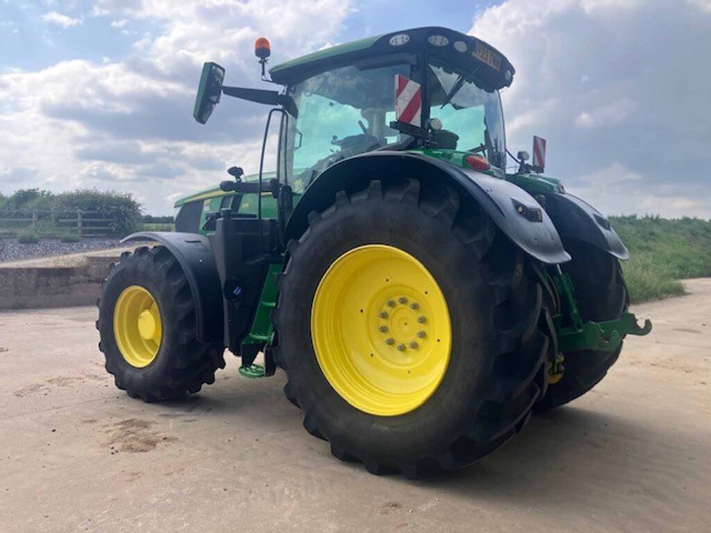 John Deere 6R 215 - Image 6