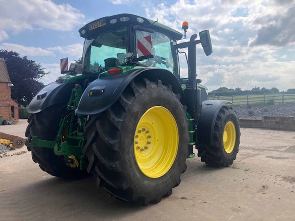 John Deere 6R 215 - Image 8