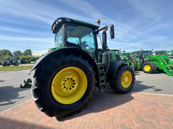 John Deere 6250R - Image 9