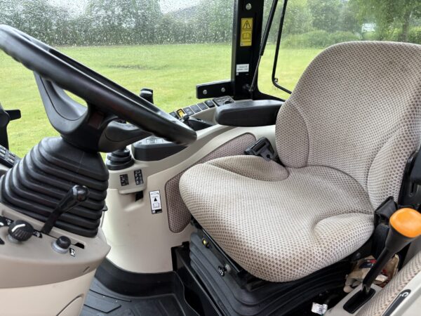 John Deere 4066R Compact Tractor - Image 6