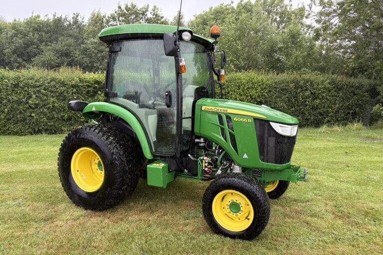 John Deere 4066R Compact Tractor