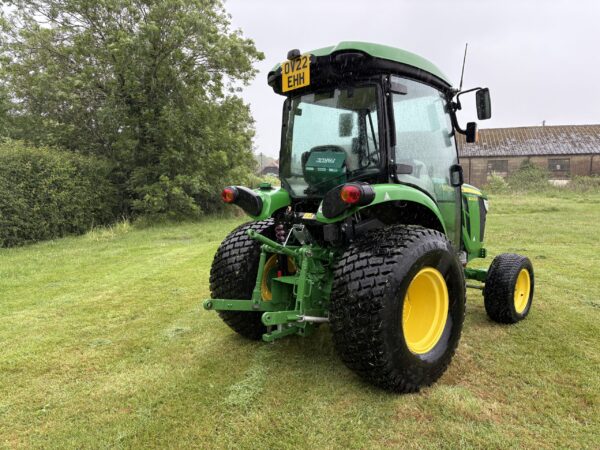 John Deere 4066R Compact Tractor - Image 4