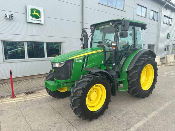 John Deere 5090M