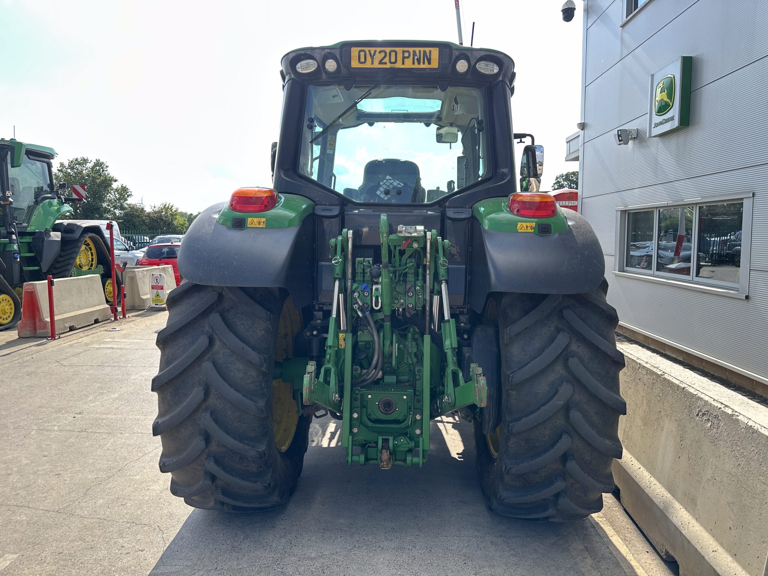 John Deere 6120M
