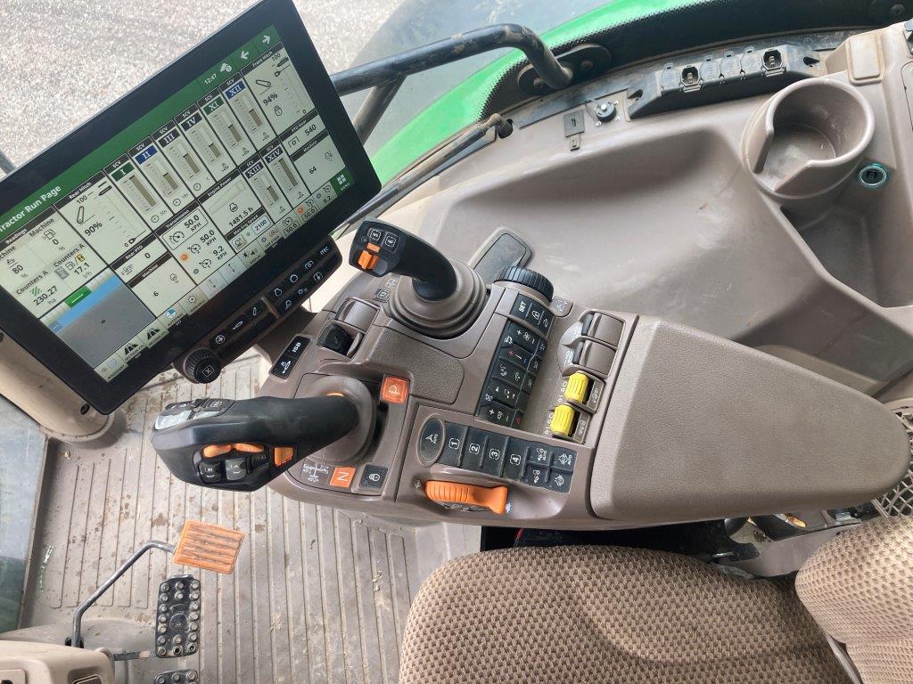 John Deere 6R 215
