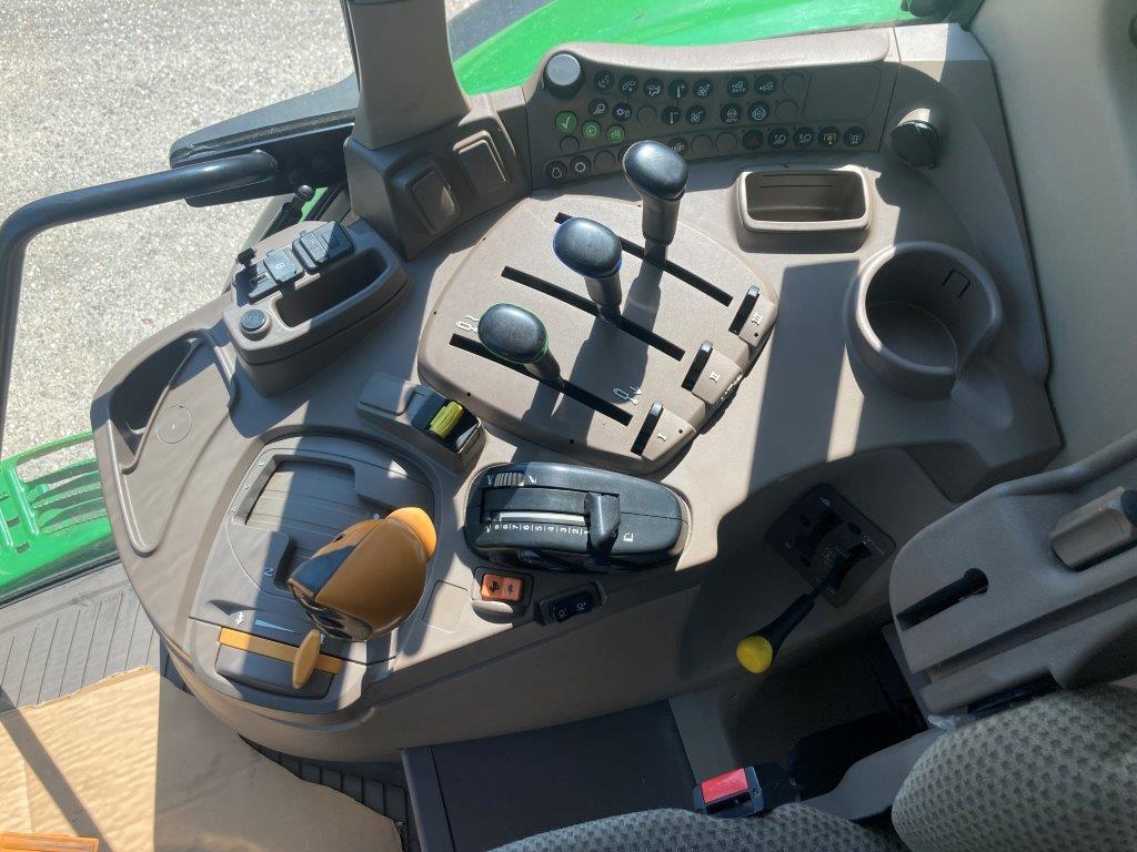John Deere 6155M