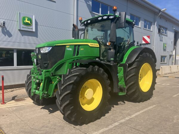 John Deere 6R 250
