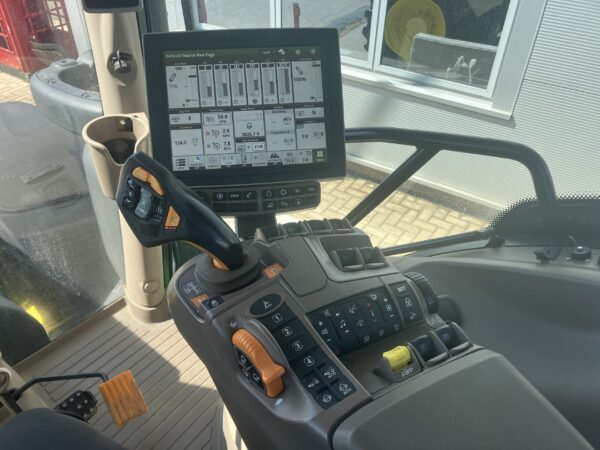 John Deere 6R 250 - Image 22