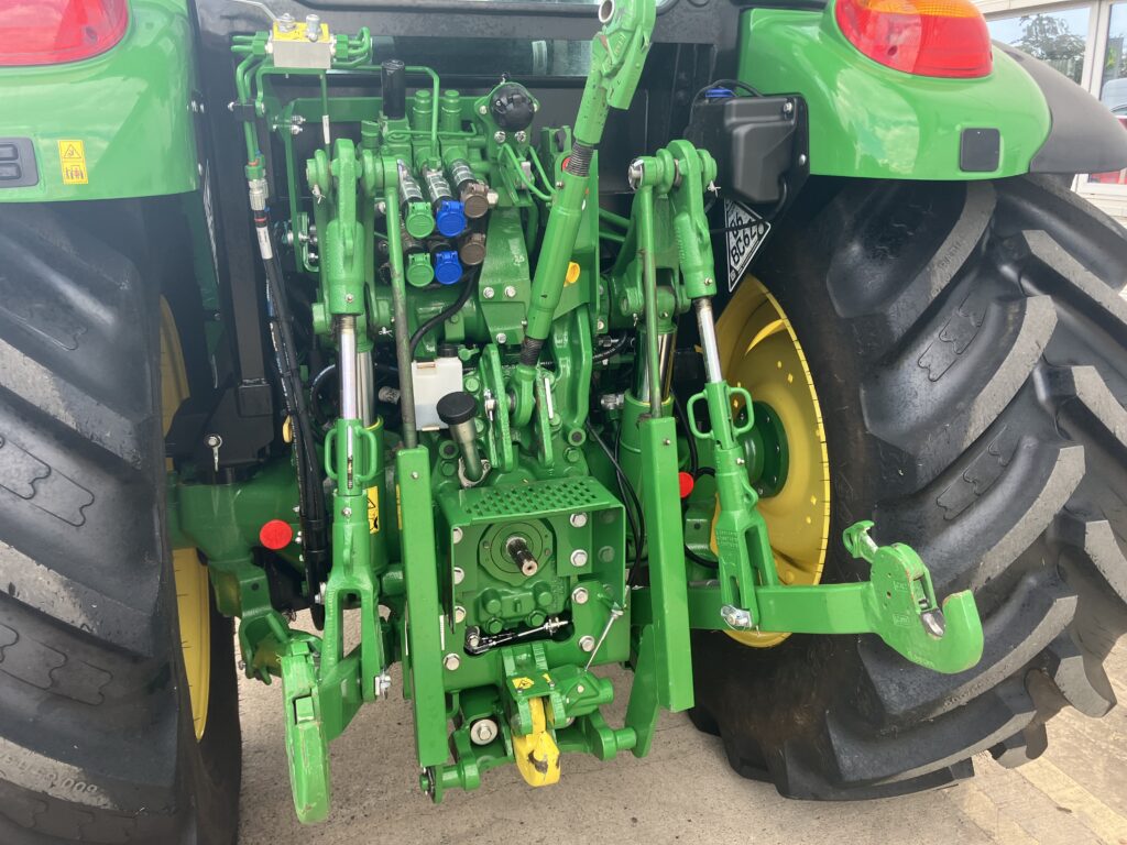 John Deere 5115M - Image 10