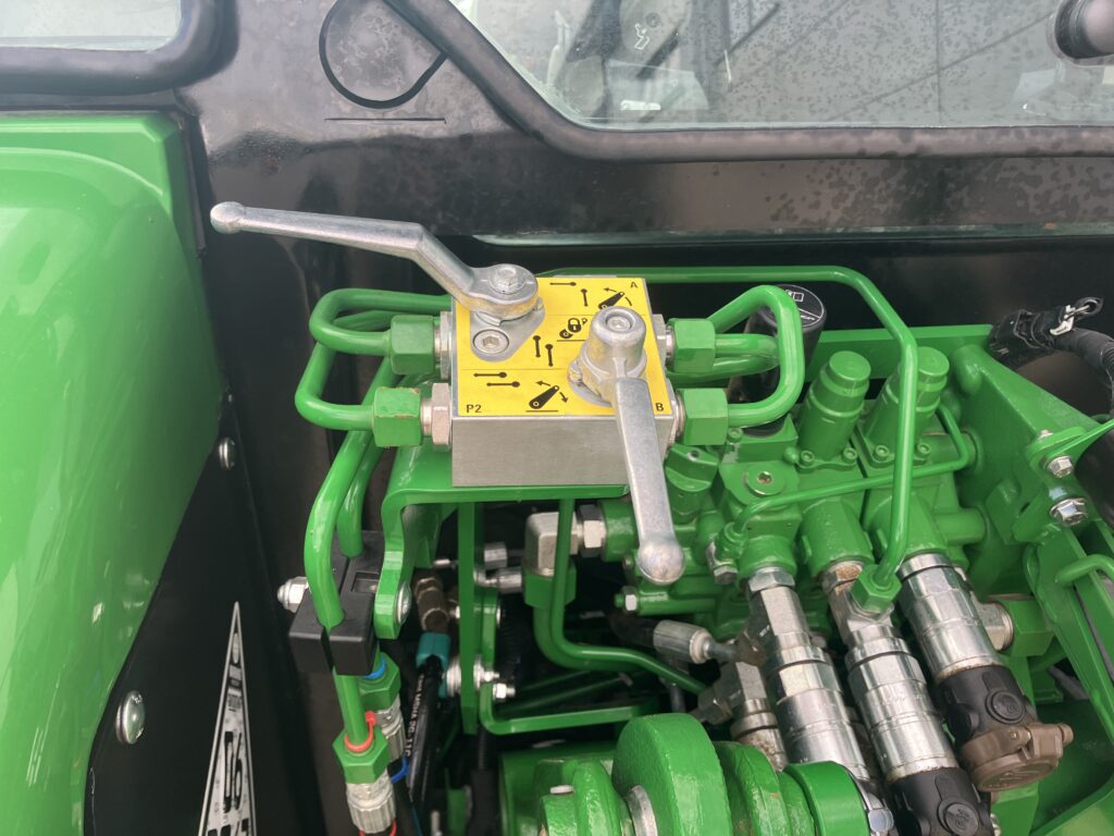 John Deere 5115M - Image 11