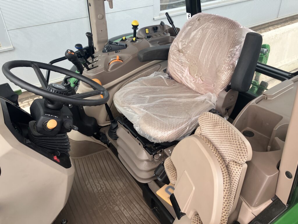 John Deere 5115M - Image 12
