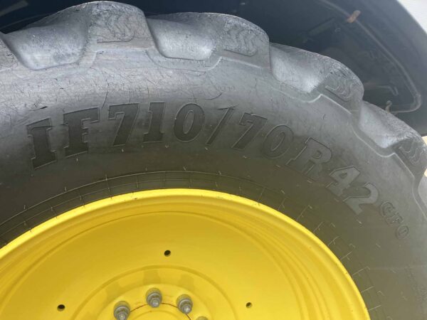 John Deere 6250R - Image 12
