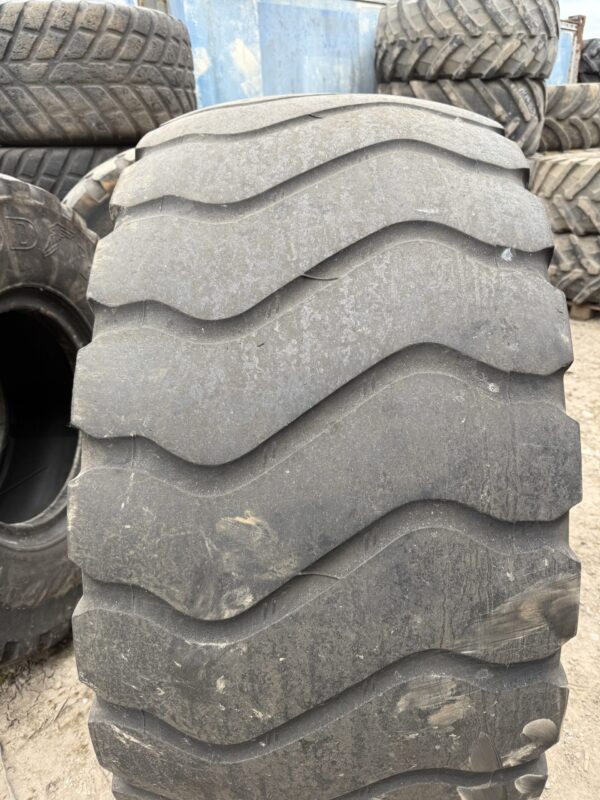 23.5X25 Goodyear TL3A+ Part worn tyres - Image 4
