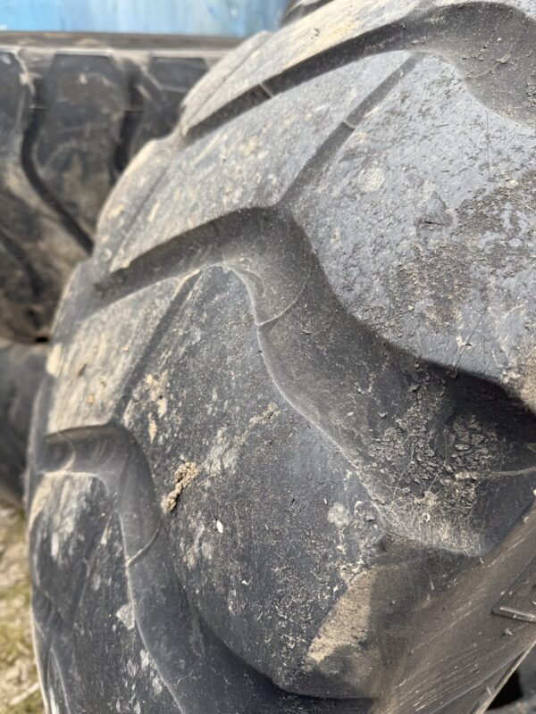 20.5X25 Goodyear TL3A+ - Image 3