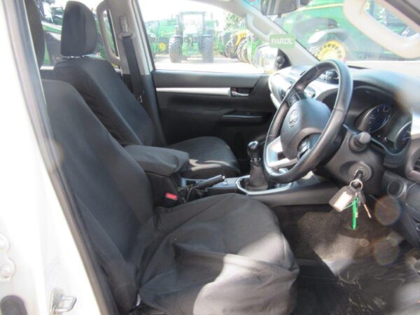 TOYOTA HILUX ICON D-4D 4WD DOUBLE CAB - Image 13