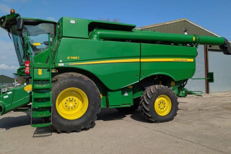John Deere S785