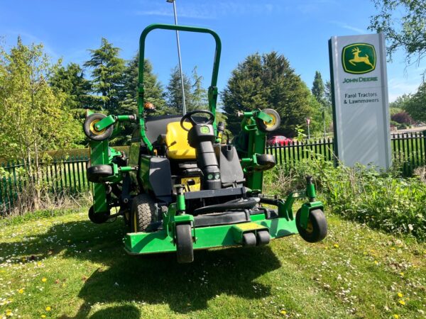 John Deere 1600T Wide Area Mower - Image 2