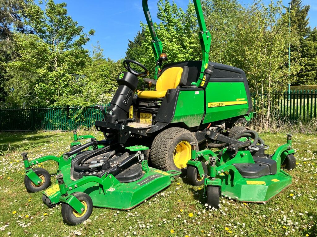 John Deere 1600T Wide Area Mower - Image 3