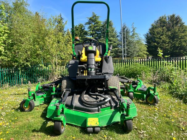 John Deere 1600T Wide Area Mower - Image 4
