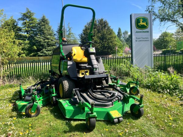 John Deere 1600T Wide Area Mower