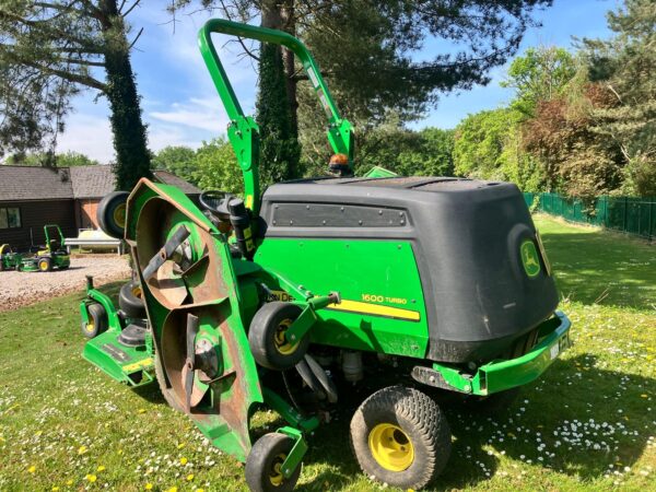 John Deere 1600T Wide Area Mower - Image 5