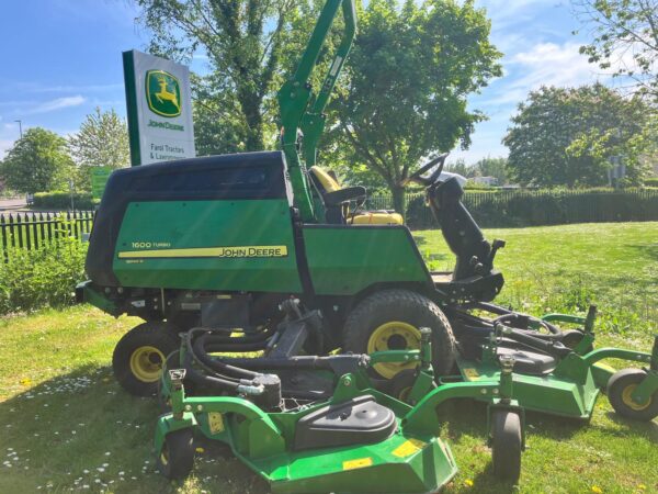 John Deere 1600T Wide Area Mower - Image 6