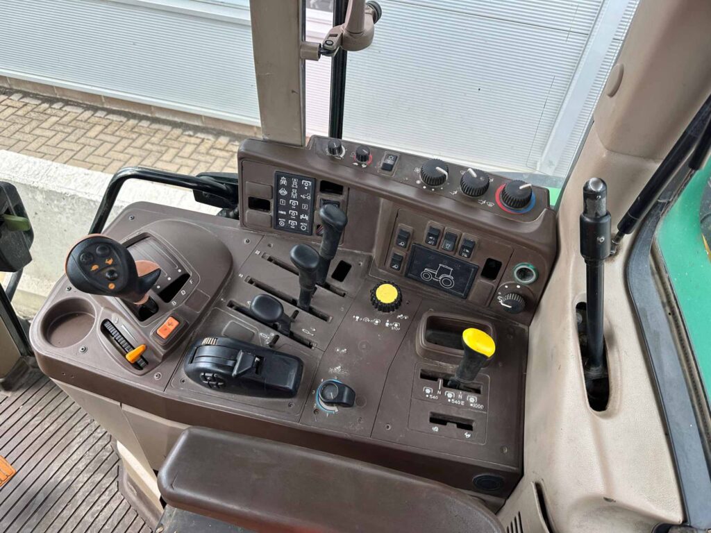 John Deere 6420S - Image 13