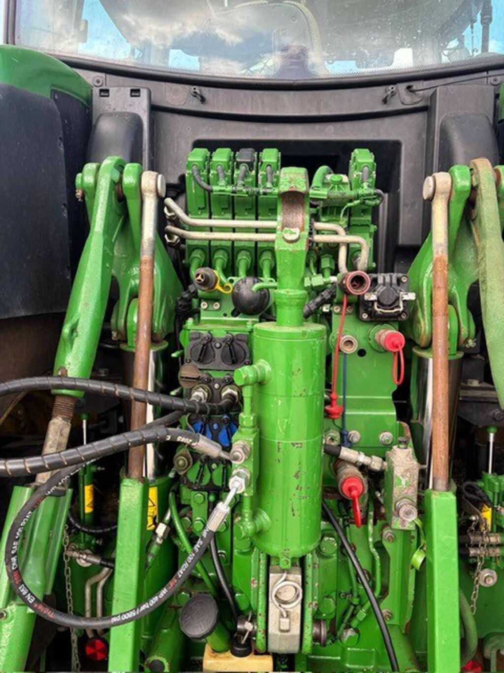 John Deere 6215R - Image 13