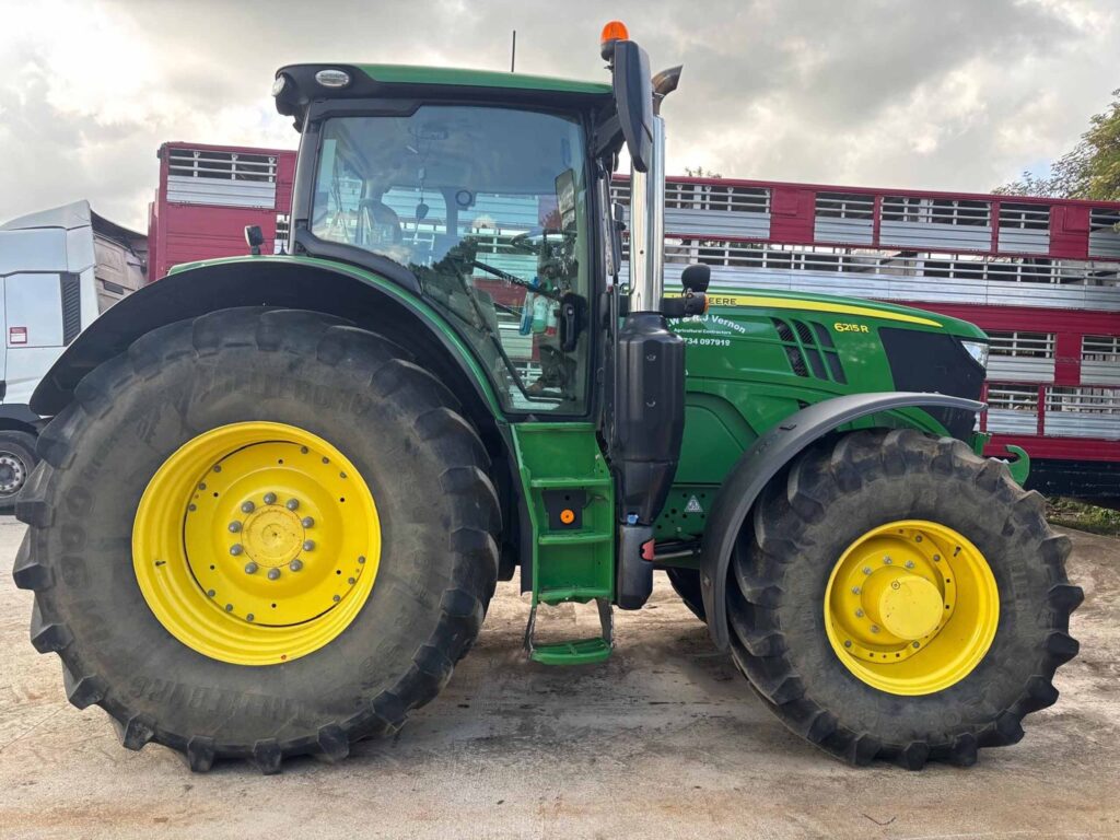 John Deere 6215R - Image 14