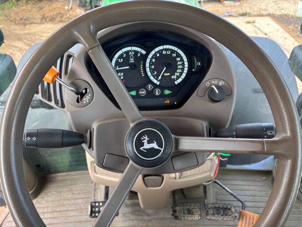 John Deere 6215R - Image 2
