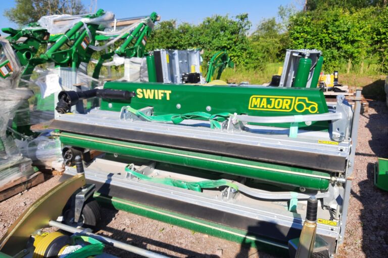 Major Swift MJ71-240 finishing mower