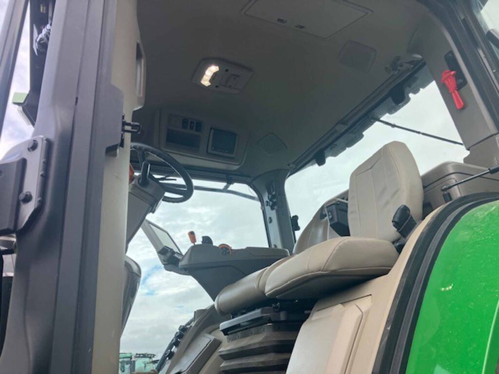John Deere 8R 410 - Image 19